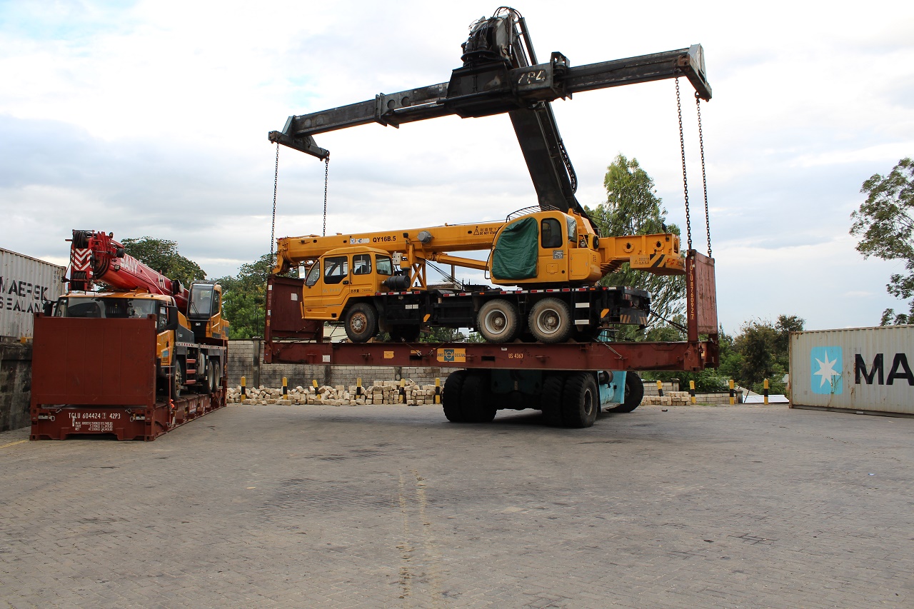 Heavy and out-of-gauge cargo at Compact CFS